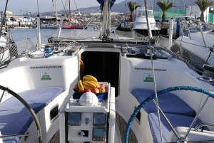 Teneriffa: Auringonlaskun yksityinen charter juomineen ja tapaksineen.