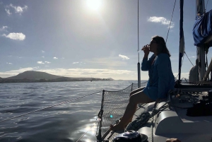 Teneriffa: Auringonlaskun yksityinen charter juomineen ja tapaksineen.