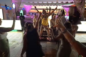 Tenerife : visite à pied et discothèque silencieuse « Mustang Sally's »