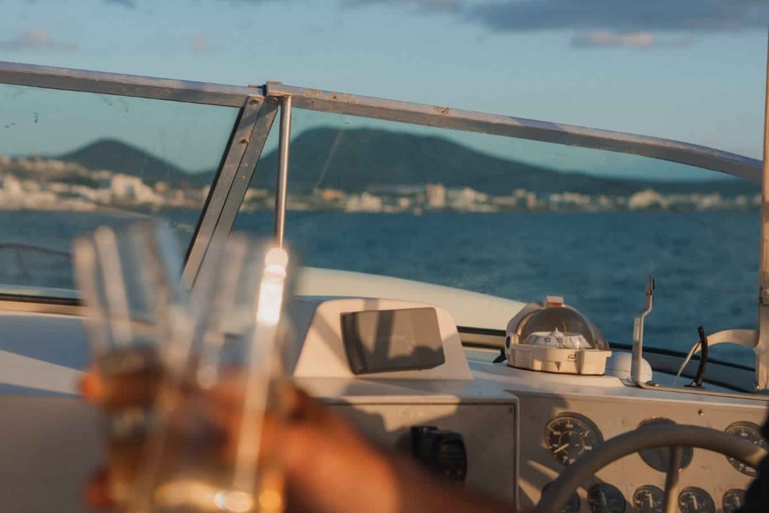 Tenerife: Experiencia VIP de 3 horas en barco privado de lujo