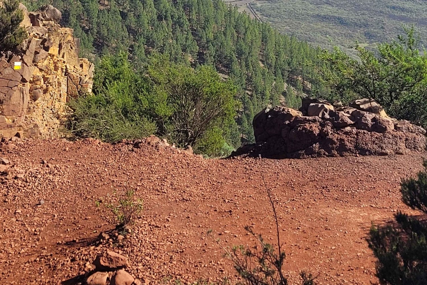 Teno: Kierros Erjosista vuorten harjanteen yli, josta on näkymä Mascaan