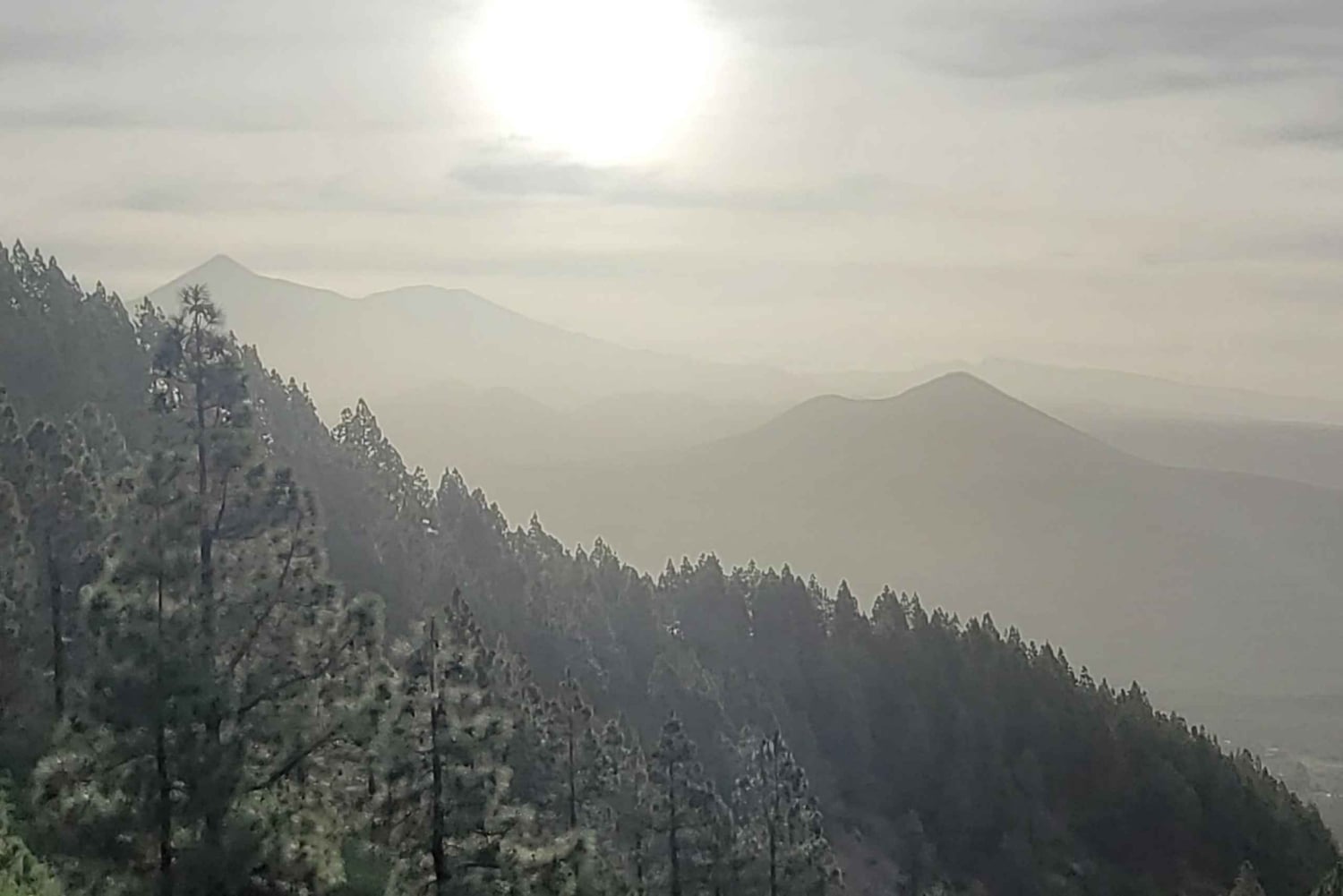 Teno: Kierros Erjosista vuorten harjanteen yli, josta on näkymä Mascaan