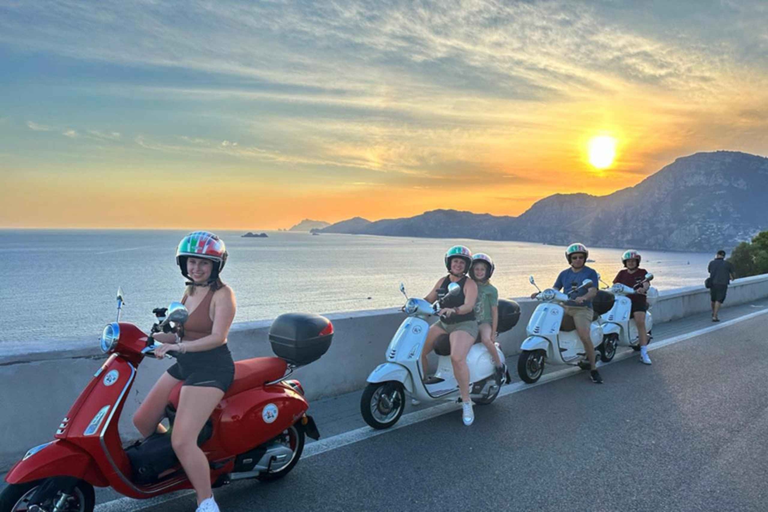 ТУР НА VESPA TENERIFE+ПОСЕЩЕНИЕ НА ЛОДКЕ LOS GIGANTES CLIFS+КУПАНИЕ+ОБЕД
