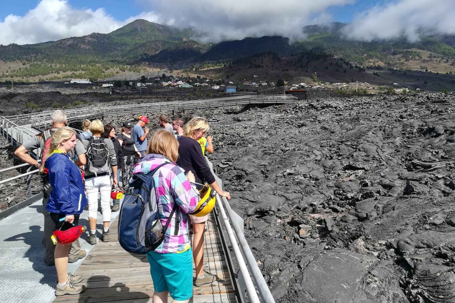 Espeleología volcánica Cueva de Las Palomas (ES-EN)