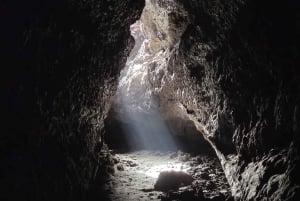 Espeleología volcánica Cueva de Las Palomas (ES-EN)