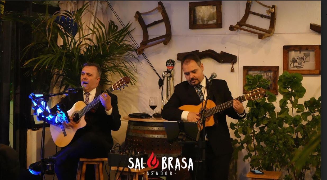 Dúo Nivaria ao vivo no Restaurante Asador Sal Y Brasa