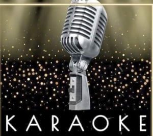 Karaoke todas as noites no Moonlight Bar