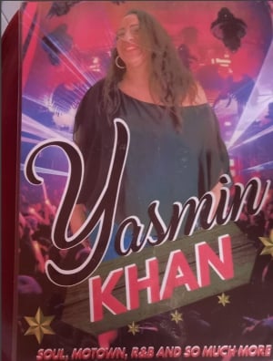 Yasmin Khan ao vivo no Moonlight Bar