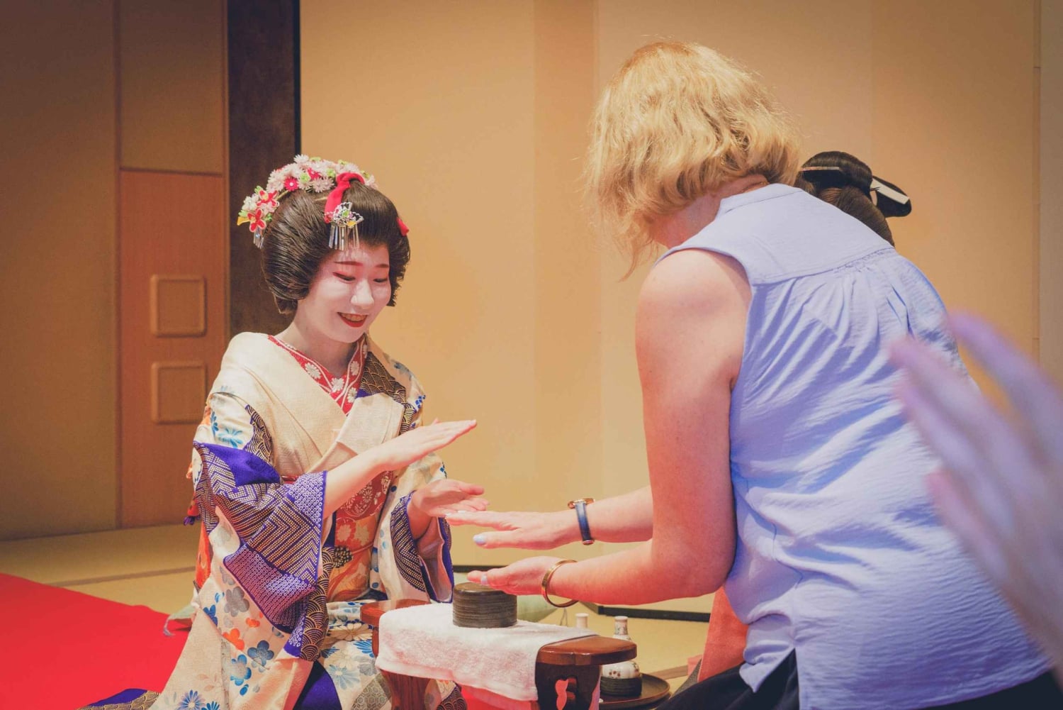 Asakusa: espectáculo de geishas y experiencia en una casa de té