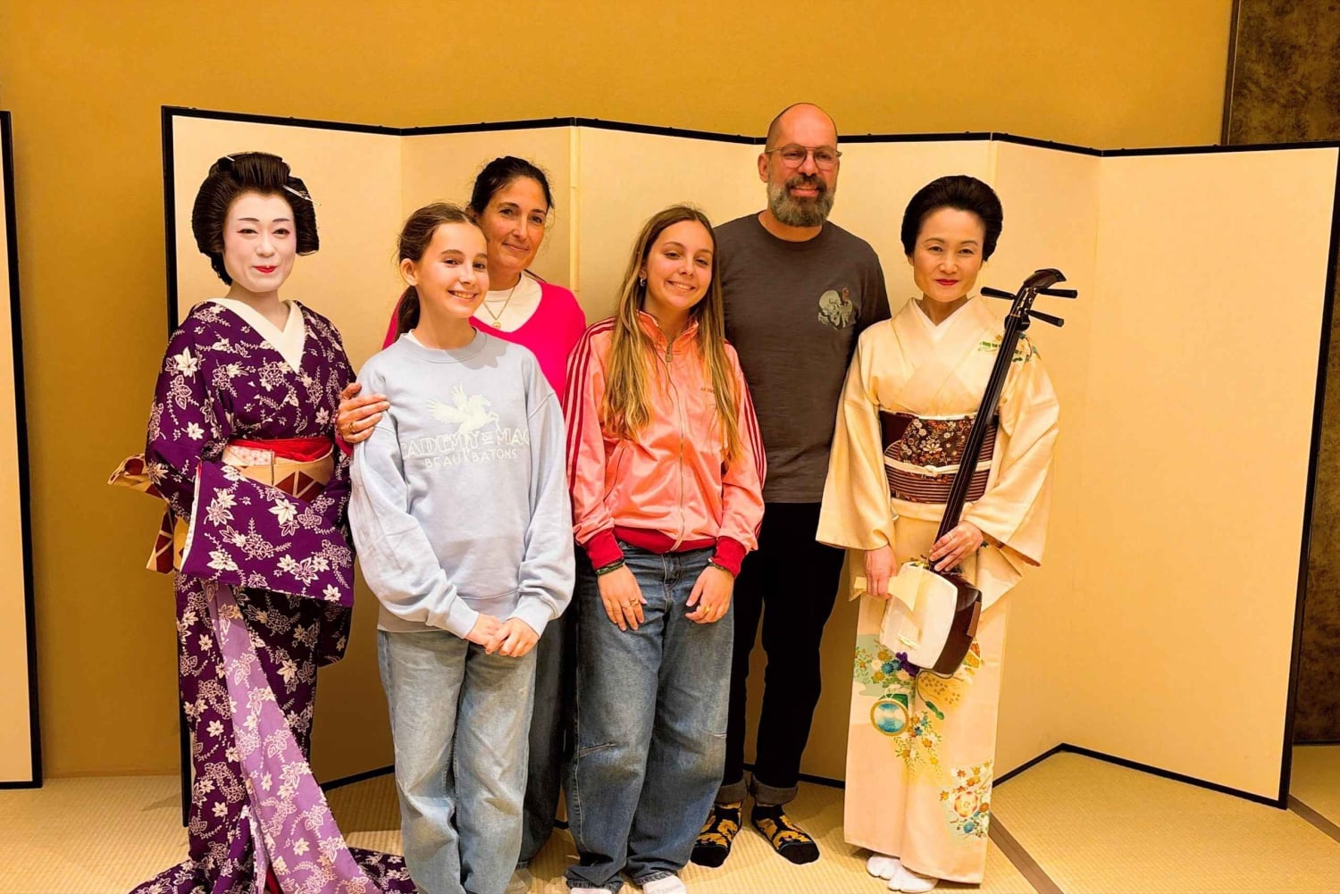Asakusa: espectáculo de geishas y experiencia en una casa de té