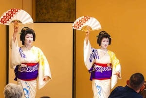 Asakusa: espectáculo de geishas y experiencia en una casa de té