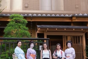 Asakusa: espectáculo de geishas y experiencia en una casa de té