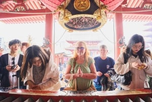 Asakusa: excursão a pé pela história e degustação de comida local