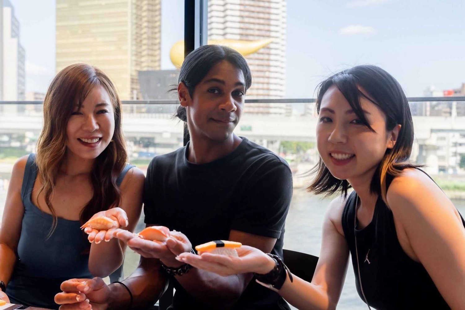 Tour degli izakaya locali di Asakusa con Tama & Sen