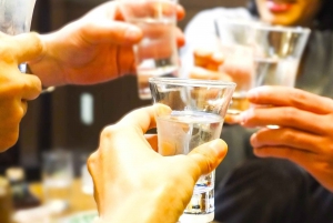 Cata informal de sake japonés y experiencia de aperitivos, Kabukicho