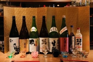 Cata informal de sake japonés y experiencia de aperitivos, Kabukicho