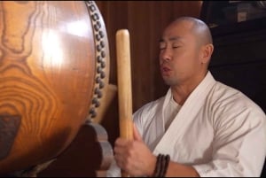 Puhdista mielesi pyhässä vesiputouksessa 'Takigyo' Odawara