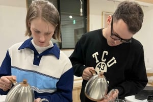 Descubre la experiencia de preparar café japonés en Tokio