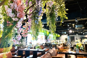 Expérimentez la création d'un mini jardin japonais orné de fleurs