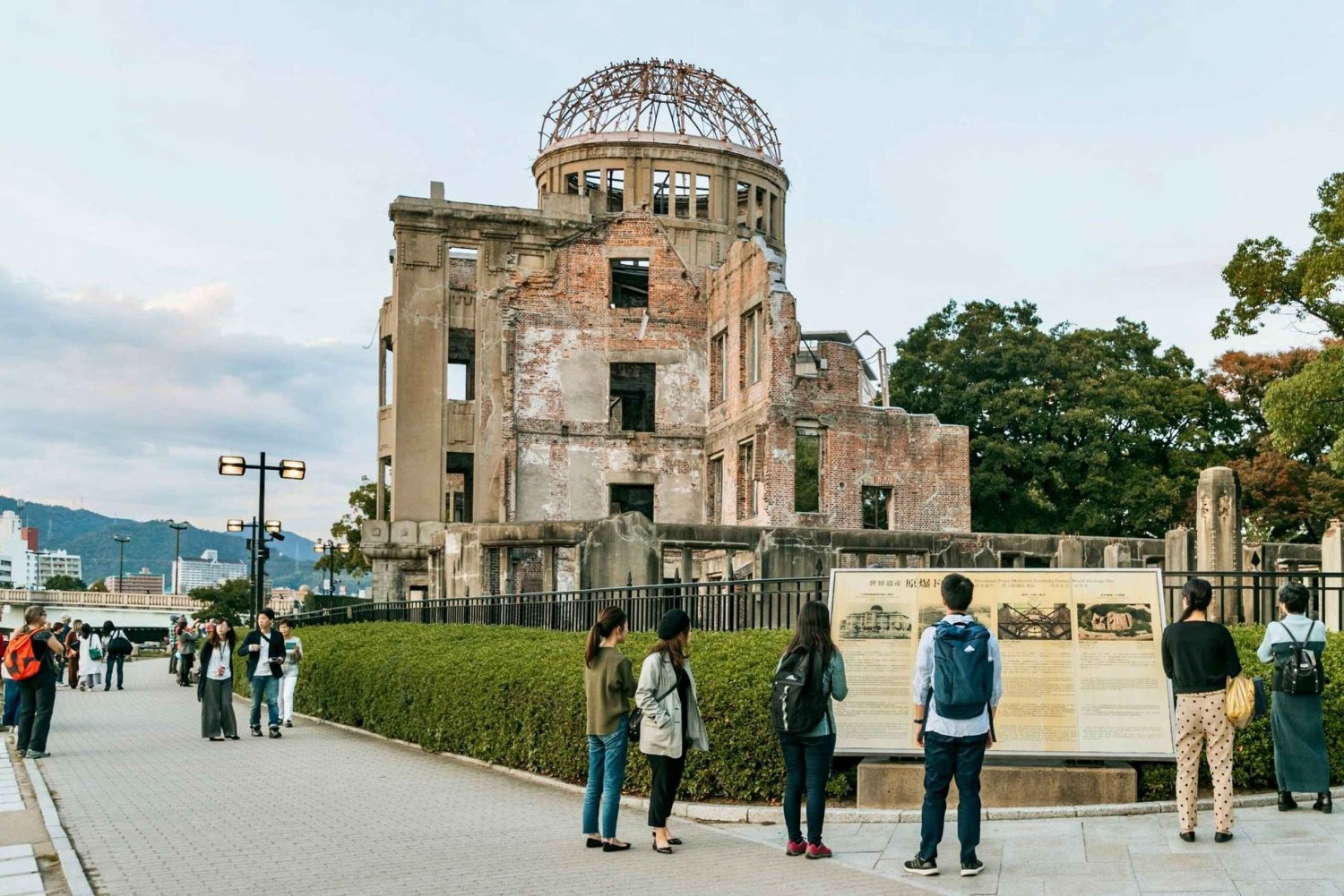 Vanuit Osaka/Kyoto: Hiroshima & Miyajima Unesco-dagtocht
