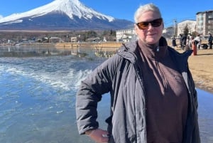 Fra Tokyo: privat dagsomvisning til Fuji-fjellet i luksuriøs Land Cruiser