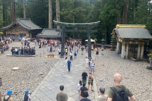 Nikko : les chutes de Kegon, le lac Chuzenji et le temple Toshogu
