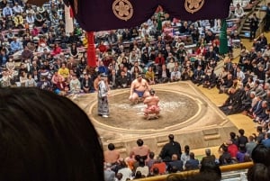 Fukuoka: Se sumoturnering och besök sumoplatser!
