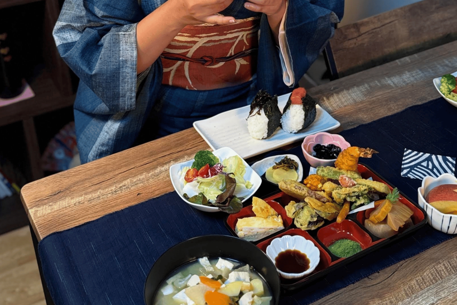 Ginza: Tradisjonell musubi-lagingskurs med japansk bestemor