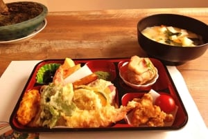 銀座：日本の祖母と学ぶ伝統的なおにぎり作り教室