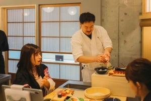 Tokyo: Sushi Making Class with Kimono near Tokyo Tower