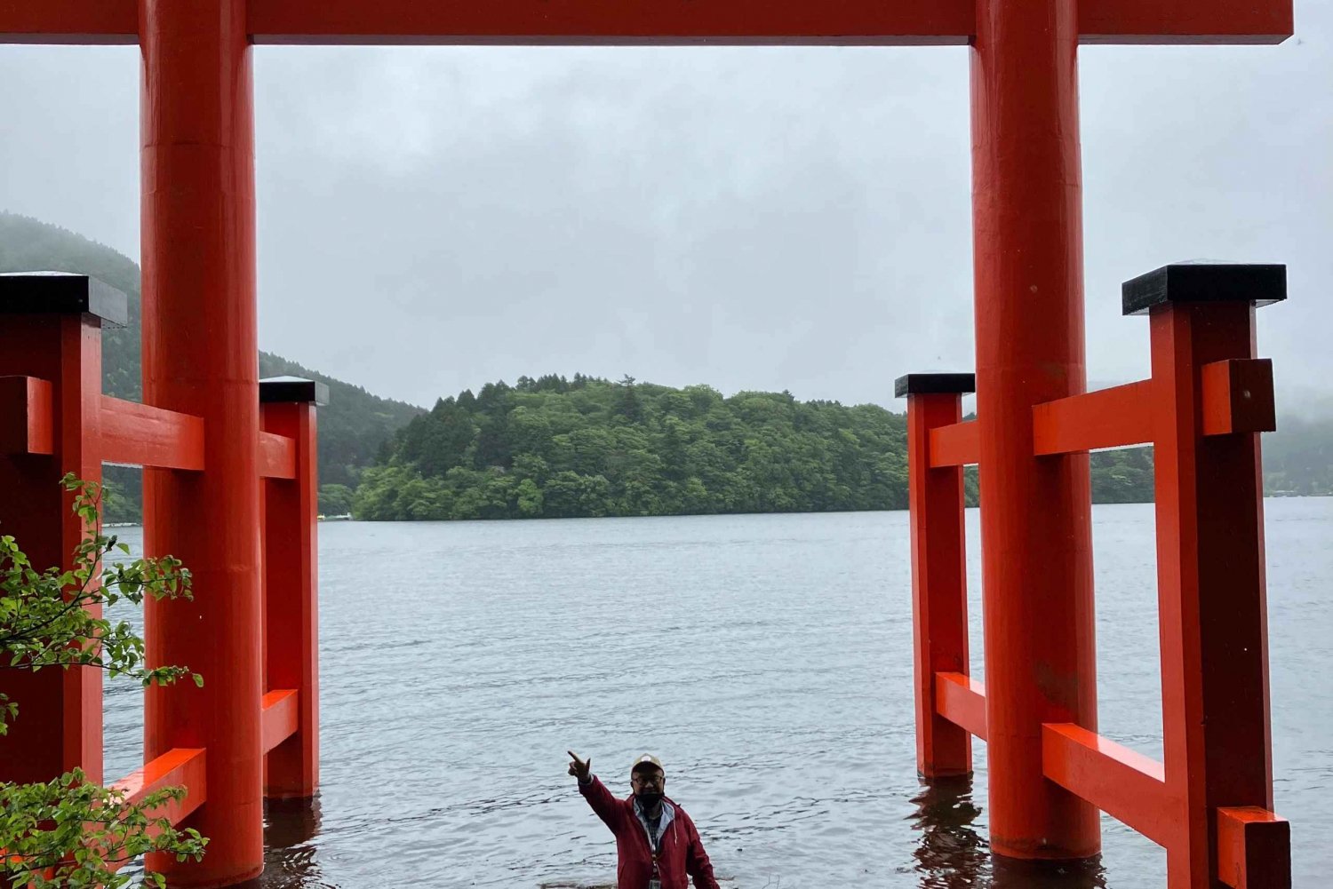 Hakone Day tour to view Mt Fuji after feeling wooden culture