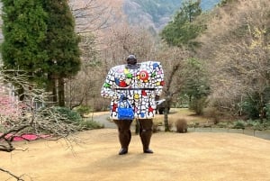 Hakone Day tour to view Mt Fuji after feeling wooden culture