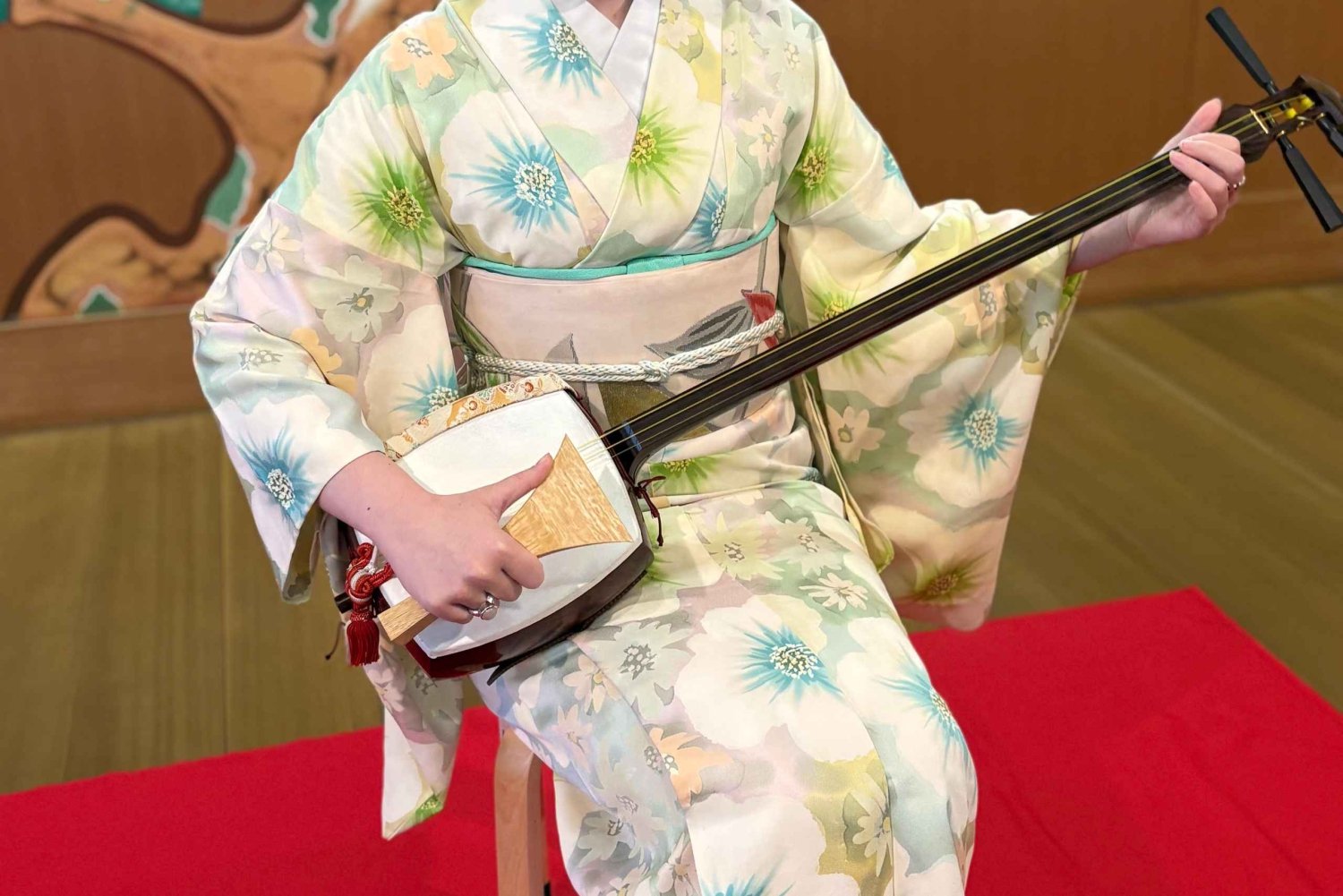 Japon : cours de shamisen avec kimono et thé matcha