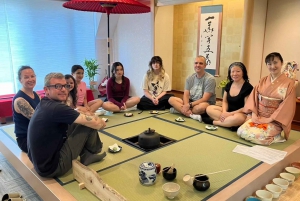 Tea ceremony experience in Japanese-style room 60min