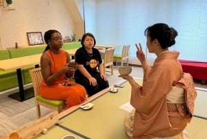 Tea ceremony experience in Japanese-style room 60min