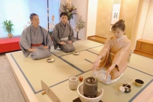 Tea ceremony experience in Japanese-style room 60min