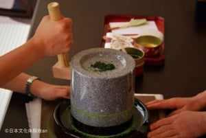 Japansk traditionel slikfremstilling og teceremoni
