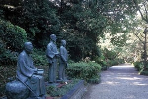 Kanazawa Half Day + Kenrokuen (E-bike Tour)