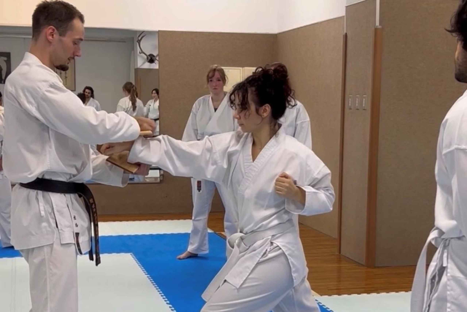 Karateopplevelse med Shotokan Karate-do-instruktøren