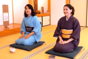 Expérience d'habillage en kimono et de cérémonie du thé japonaise