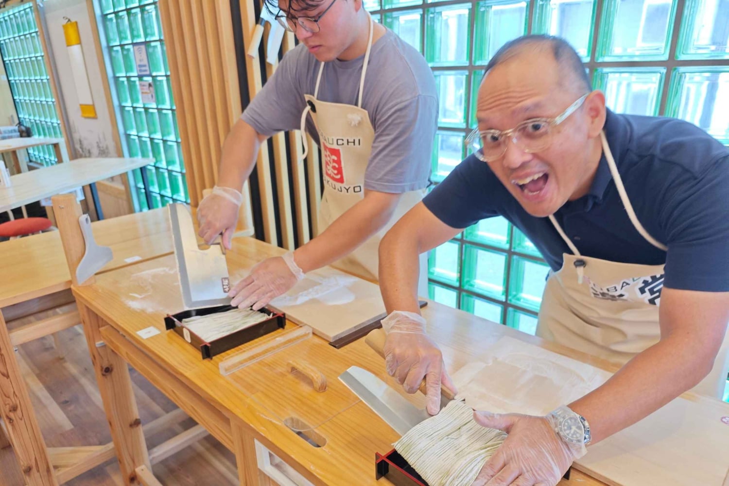 Zrobiony z mąki w 30 minut! Doświadczenie w robieniu makaronu ramen!