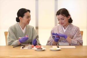 Hacer Wagashi (dulces japoneses) en el Templo Koboji de Tokio