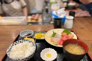 Private Toyosu & Tsukiji Market Adventure with Tuna Auction