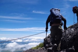 Mt. Fuji: 2-tägige Besteigung mit Hüttenaufenthalt, Mahlzeiten und heißen Quellen