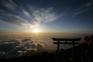 Mt. Fuji: 2-tägige Besteigung mit Hüttenaufenthalt, Mahlzeiten und heißen Quellen