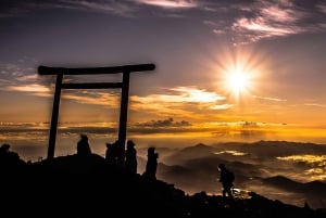 Mt. Fuji: 2-tägige Besteigung mit Hüttenaufenthalt, Mahlzeiten und heißen Quellen