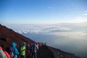Mt. Fuji: 2-tägige Besteigung mit Hüttenaufenthalt, Mahlzeiten und heißen Quellen