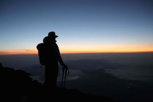 Mt. Fuji: 2-tägige Besteigung mit Hüttenaufenthalt, Mahlzeiten und heißen Quellen