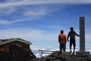 Mt. Fuji: 2-tägige Besteigung mit Hüttenaufenthalt, Mahlzeiten und heißen Quellen