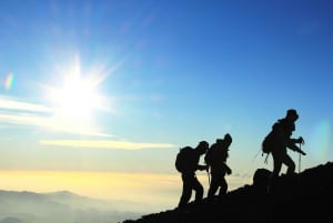 Mt. Fuji: 2-tägige Besteigung mit Hüttenaufenthalt, Mahlzeiten und heißen Quellen